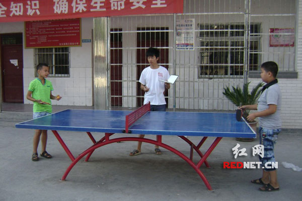 湖南师大法学院赴湘西古丈支教队乒乓球比赛精