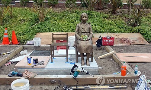 慰安妇少女像落户美国加州各界吁日本道歉（图）
