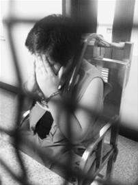 “老婆,我希望能和你结婚。 ”“我从认识你到现在,我刘健没有一个字是骗你的。 ”“这项目谈完我多给你三百万。 ”“臭老婆,看我回去怎么收拾你! ”