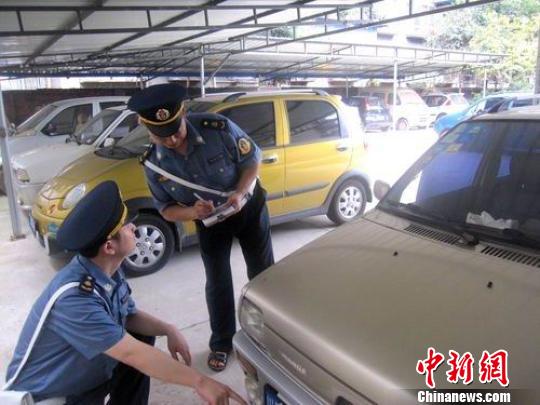 四川仁寿打击非法营运“黑车”严惩暴力抗法