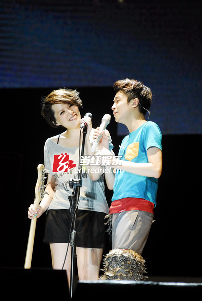 馨怡、青峰暧昧合唱