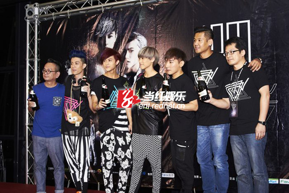 JPM“爱进化”巡回演唱会首场火爆开唱