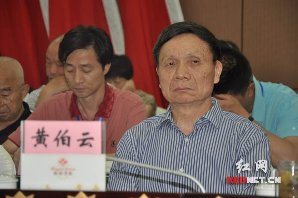 全国人大常委、中国科协副主席、省科协主席黄伯云院士。