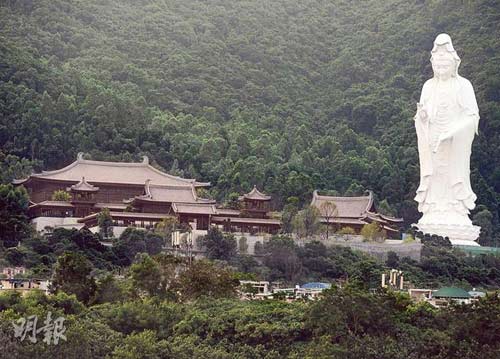 李嘉诚捐10亿建防弹防爆佛寺工程质量进度起纷争