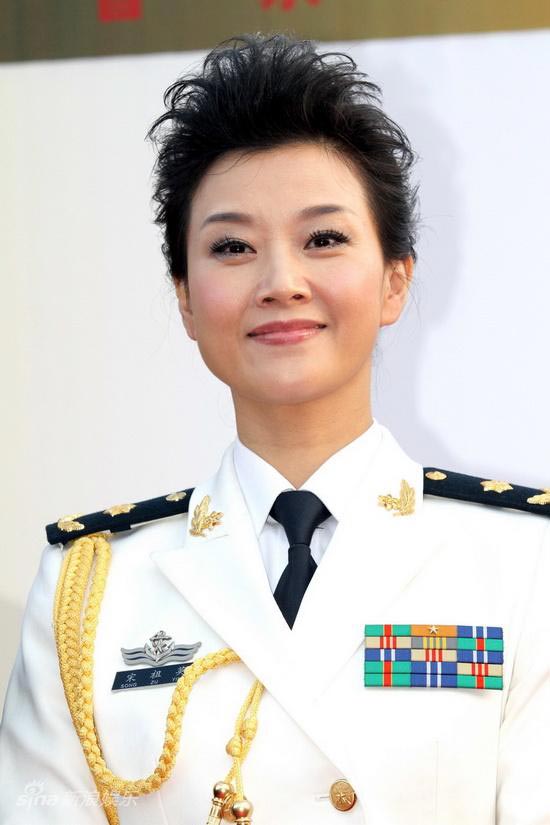 [视频]宋祖英转正做团长 歌迷担心退居幕后少演