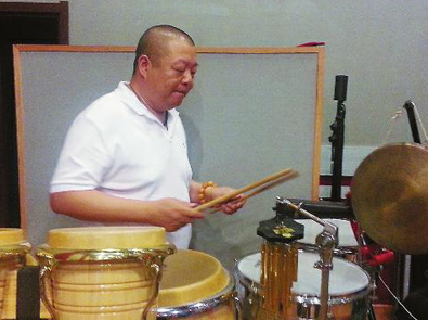 臧天朔在排练。