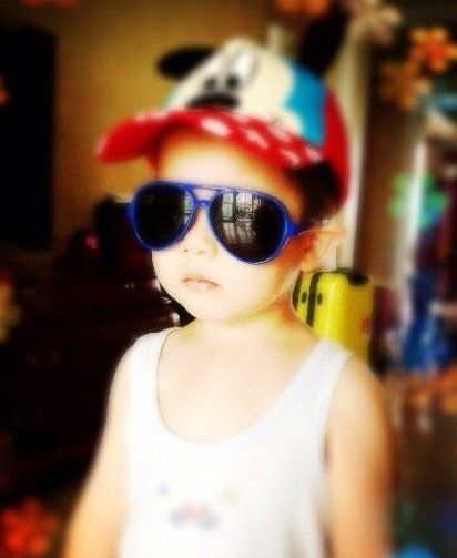 胡可首曝儿子正面照