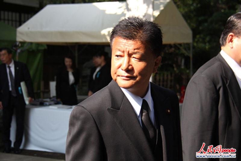 日本总务大臣新藤义孝参拜了靖国神社。（摄影：刘军国）