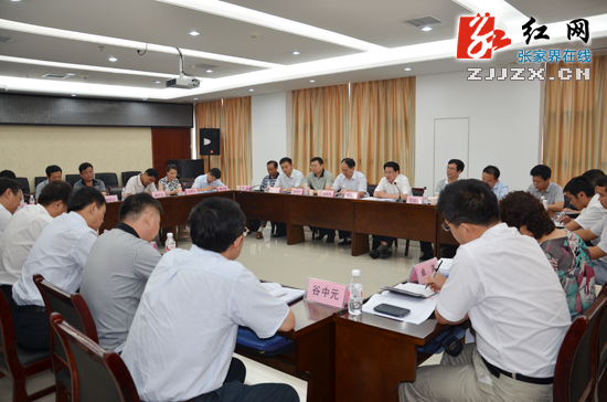 杨光荣调研全市统一战线工作