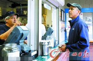 奥巴马度假活动多为顾问买快餐与妻子约会(图)