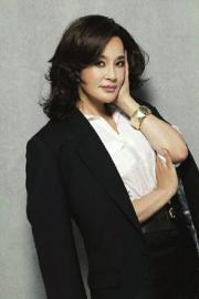 有强大气场的刘晓庆,再次证明了自己的魅力。