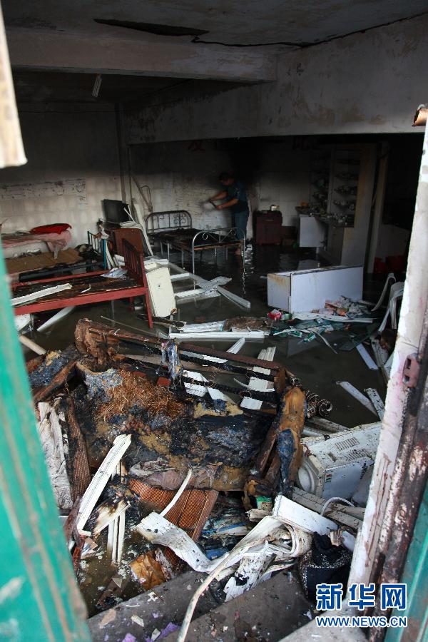 8月16日拍摄的爆燃事故现场。当日17时许，河南省许昌县尚集镇西街社区卫生服务站发生爆燃事故，造成5人烧伤。目前，有关部门正在调查爆燃事故原因。新华社发
