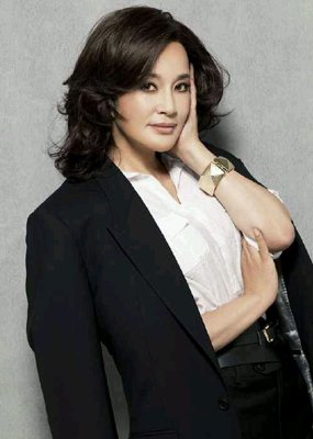 圈内人曝刘晓庆第四任丈夫：五六十岁 有婚史