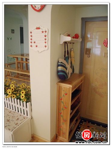 家具疯狂DIY <em>父女</em>上阵自创草莓田园屋_家居频