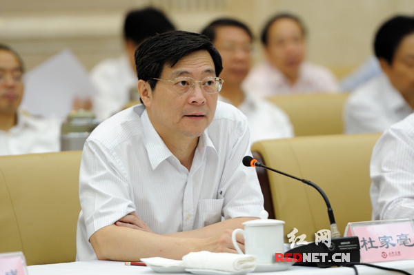 广东省党政代表团来湘考察 签署深化合作文件