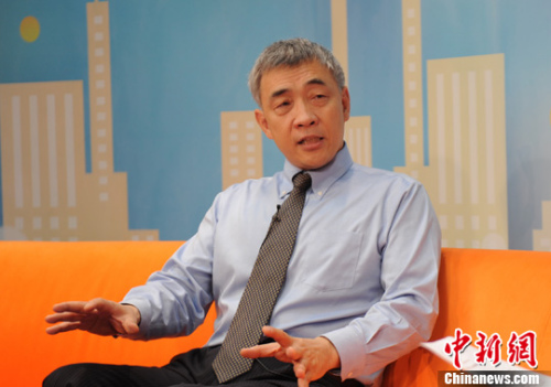 杨洁篪撰文阐述新一届中央领导集体的外交思想引发关注,中国国际问题研究所所长曲星做客中新网《新闻大家谈》,解读中国外交走向。中新网 李美多摄