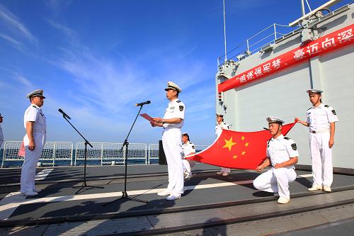 我海军舰艇编队穿越大隅海峡进入太平洋