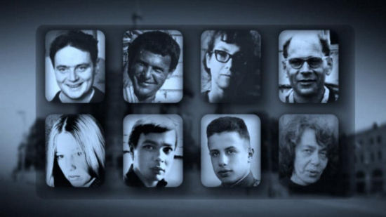 集会者打出与45年前抗议集会相同的标语“为了你们和我们的自由”。(图：捷克 电视台)