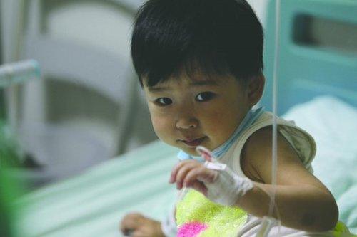 彭山1岁女童患白血病住院 27000元救命钱被偷(图)