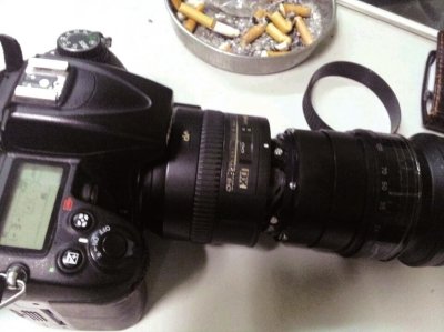 记者调查楼顶加盖违建相机被抢 随同城管被殴打