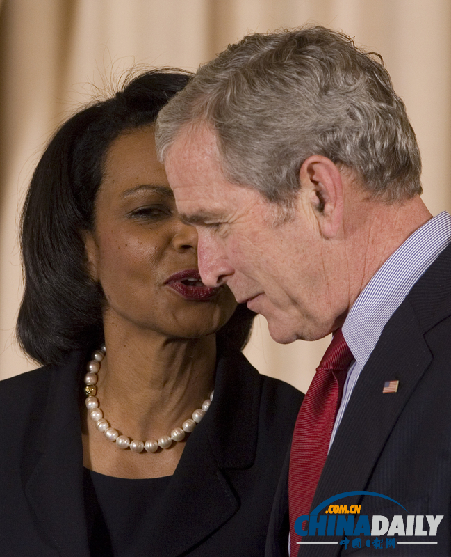 小布什向妻子坦白 曾对赖斯产生“暧昧感觉”