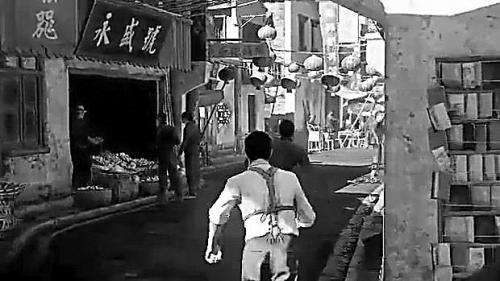 “东方妓女”游戏的截屏。