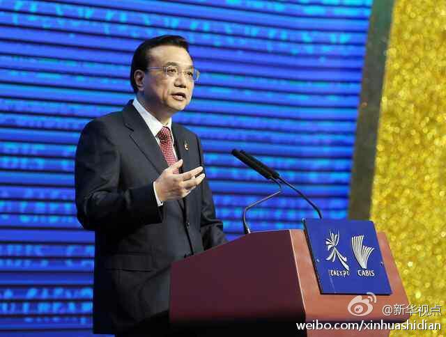 李克强：中国经济一直保持着稳定运行 但不敢掉以轻心