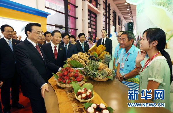  9月3日，中共中央政治局常委、国务院总理李克强在南宁参观中国－东盟博览会展馆。新华社记者 姚大伟 摄