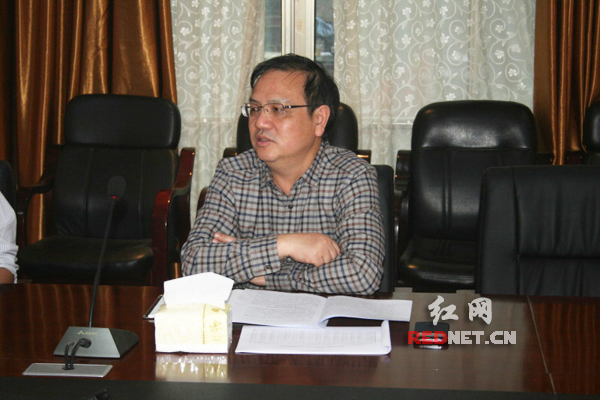 邵阳市国税局党组书记、局长李石道调研邵阳县国税。