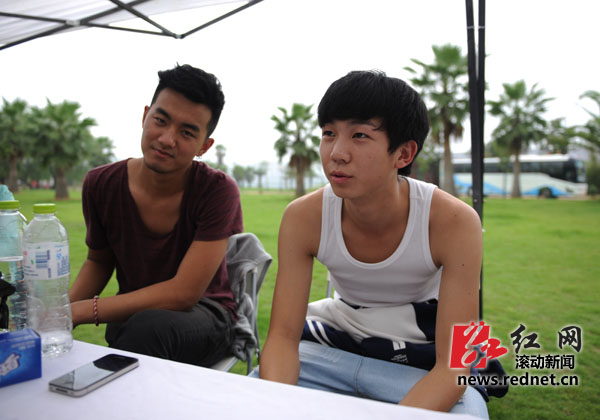 2013橘洲音乐节】快男于湉、白举纲现身音乐