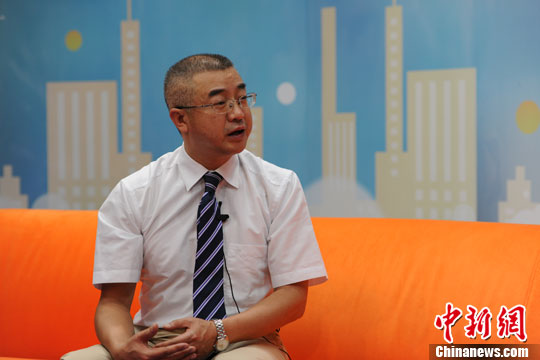 北京大学肿瘤医院党委书记、淋巴瘤科主任朱军10日做客中新网健康频道视频访谈间。中新网 张龙云 摄