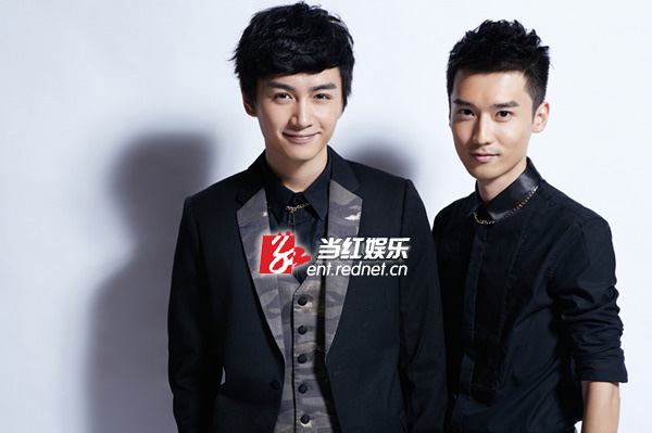 陈晓与宥鸣合影