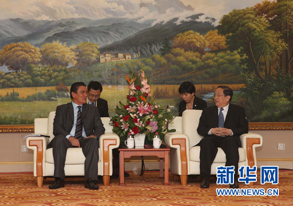 9月14日,中国全国政协主席俞正声在宁夏银川会见来华出席中国-阿拉伯国家博览会的瓦努阿图总理卡凯塞斯。 新华社记者 刘卫兵 摄