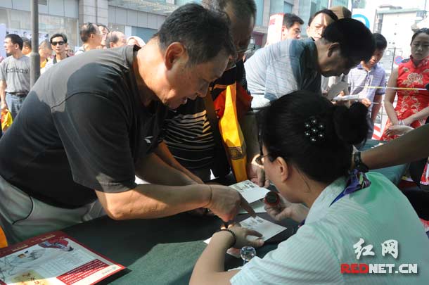 社会各界踊跃购买贾谊纪念邮票。