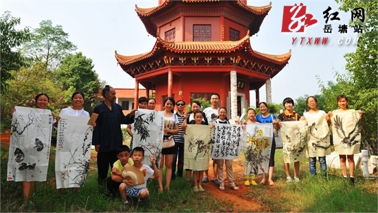 感受道教文化 岳塘新闻网网友采风天师宫（图）