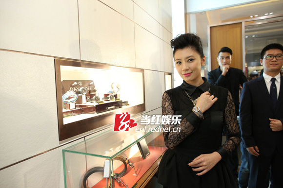 贾静雯出席品牌活动