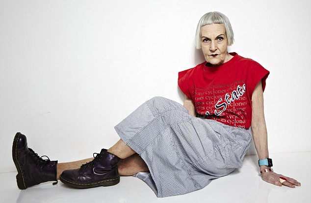 英<em>时尚老太</em>短裙露肩引爆潮流_环球频道_红网