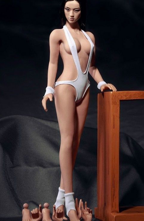 汤唯版情趣娃娃网络走红 服饰性感网友喷鼻血