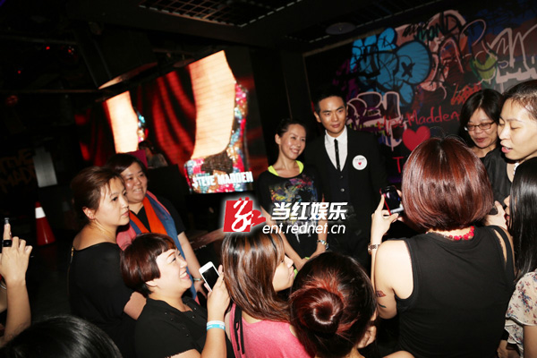 张晓龙搭档乐基儿台湾吸金