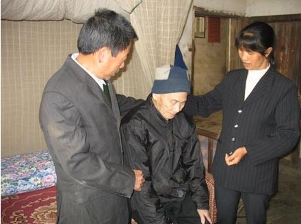 兴威孝行事迹评选候选人:<em>黄菊</em>_房产频道_红网