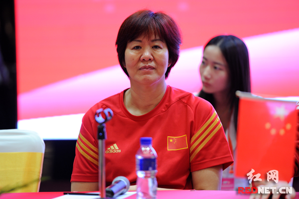 中国女排主教练郎平表示，将发挥出最好的水平，回报大家的支持。