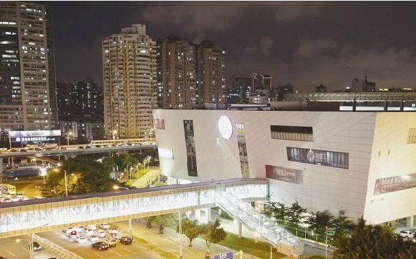 厦门天桥界白富美诞生 SM最奢华天桥昨正式投用