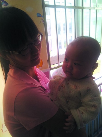 被弃婴儿被送到了儿童福利院