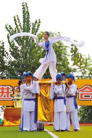 职业学校开设“女德班” 学习《女诫》和女红