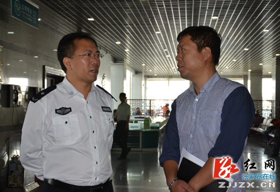 胡志文深入一线检查国庆安保工作
