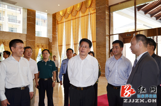 杨光荣督查“十一”旅游接待工作