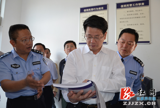 杨光荣督查“十一”旅游接待工作