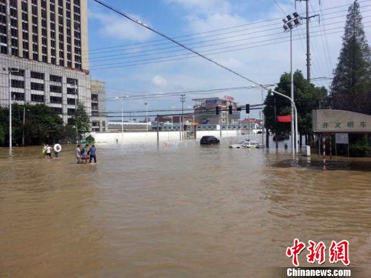 钱峰雷微博上传的票据。 来源于网络 摄