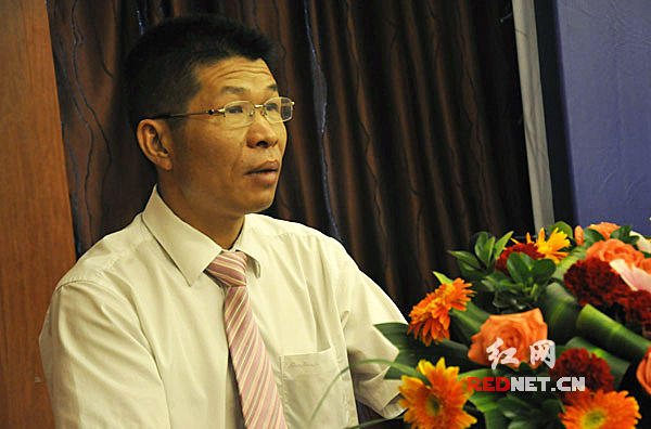 中南院副院长狄立勋希望，各位塞拉利昂的朋友积极参与各项研修活动，并把该国的成功经验和做法带到研修班上来，相互交流，取长补短。
