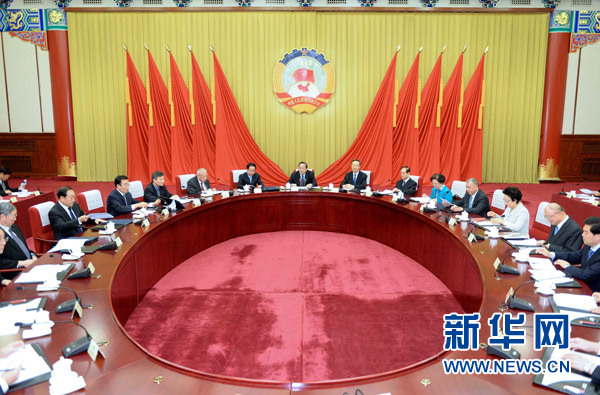  10月15日，中国全国政协主席俞正声在北京主持政协第十二届全国委员会第七次主席会议。 新华社记者 李涛 摄